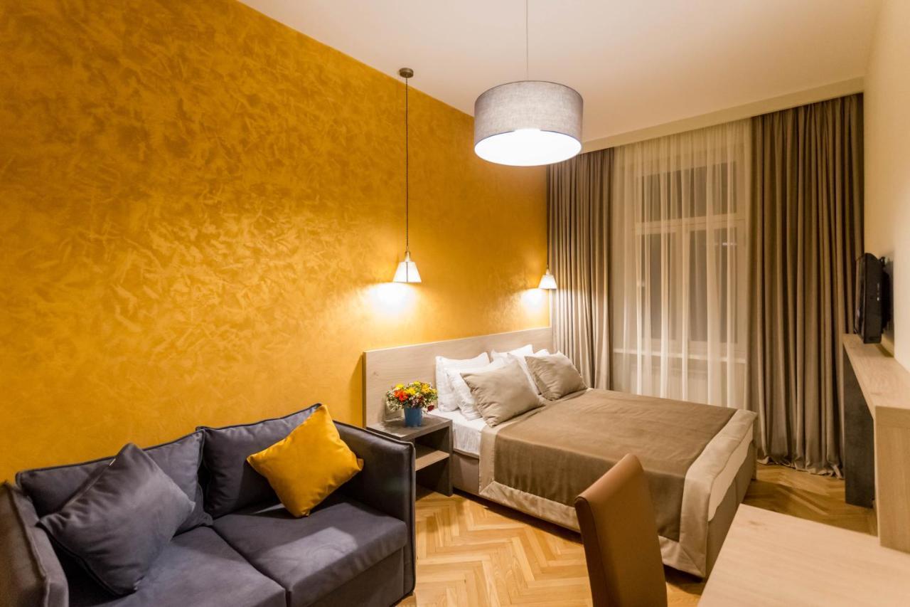 Luxury 3 Bedroom Apartment By Freedom Square City Center Tbilisi Exterior photo